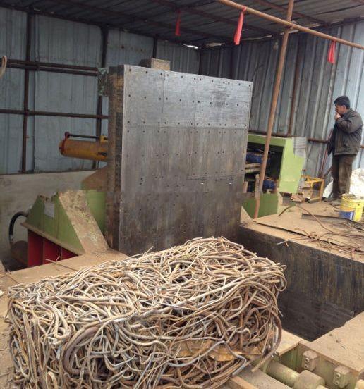 Azionamento idraulico di 400 Ton Scrap Metal Baler Machine 2
